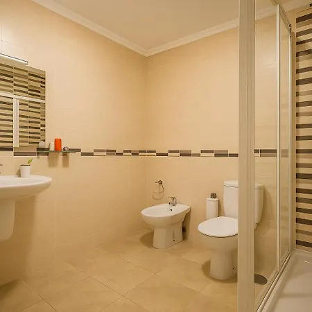 Elara Hotel *