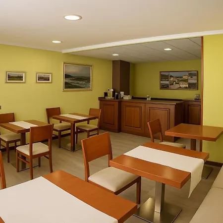 Elara Hotel *